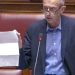 Piero Fassino col cedolino in aula si lamenta: 4.700 euro al mese non sono uno stipendio d'oro