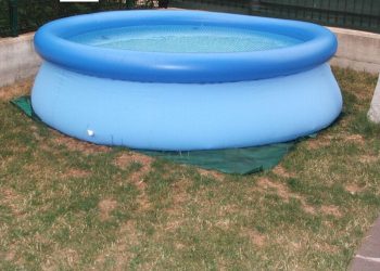 Bimbo di 3 anni annega in una piccola di casa