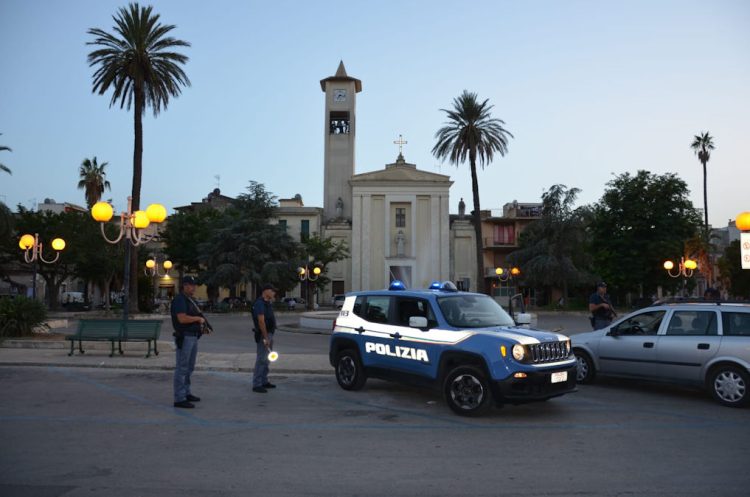 Violenta rissa in pieno giorno a Vittoria: un arresto