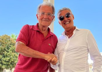 Romano Prodi in vacanza a Siracusa fa tappa a Scicli