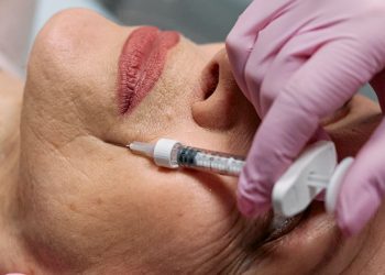 I 3 trucchi per eliminare le rughe dal viso