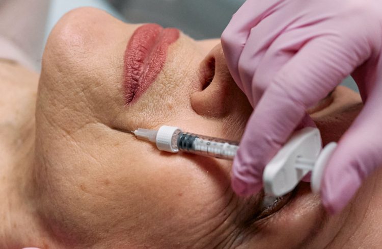 I 3 trucchi per eliminare le rughe dal viso