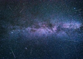 Arrivano le Perseidi: le stelle cadenti di agosto: il picco il 13 agosto