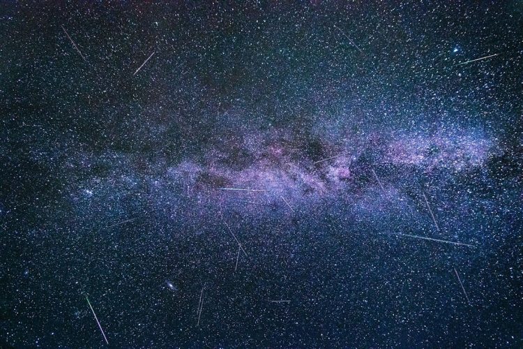Arrivano le Perseidi: le stelle cadenti di agosto: il picco il 13 agosto