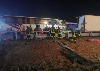 Scontro fra pullman e tir sull’A4 in direzione Trieste, diversi feriti