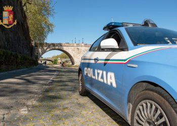 Donna uccisa a coltellate a Roma, fermato 45enne