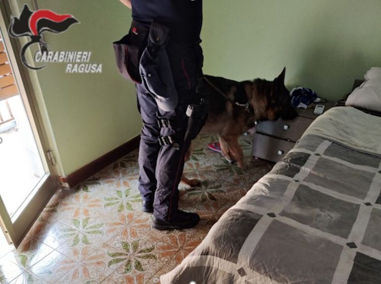 Pozzallo, 24enne arrestato per spaccio di droga