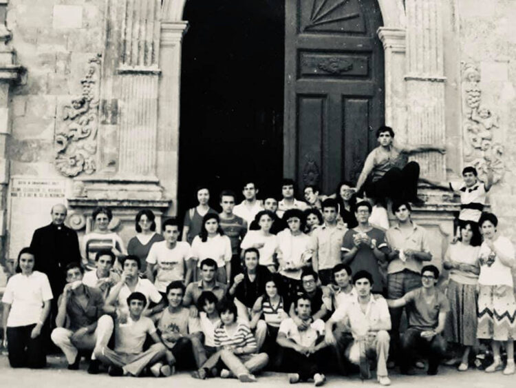 Storie di Sicilia: il primo innamoramento tra i banchi di scuola, fra timori e incertezze