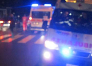Incidente, positivo all'alcol si scontra con una moto: 2 feriti gravi