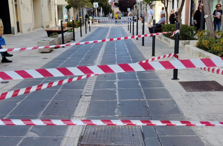 Donna inciampa in un tombino e cade: interdetto tratto di via Roma a Ragusa