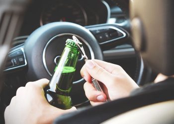 Movida estiva in provincia di Ragusa, in auto ubriachi: ritirate patenti