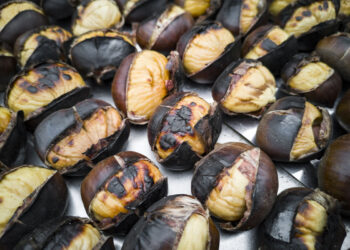 Come cucinare le castagne al forno: ricetta