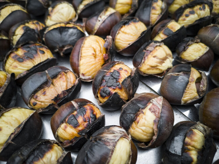 Come cucinare le castagne al forno: ricetta