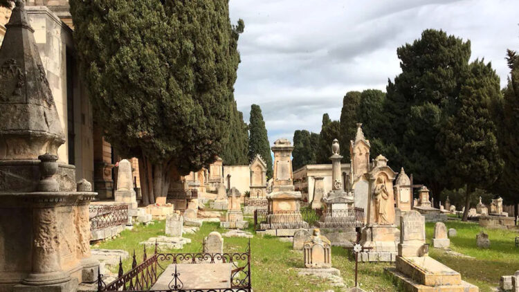 Scicli, commemorazione dei defunti, ecco dove prenotare le lampade votive