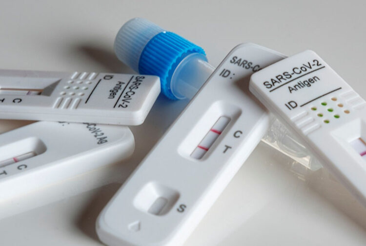 Covid, picco di casi variante Stratus: ecco i sintomi per capire se si è contagiati