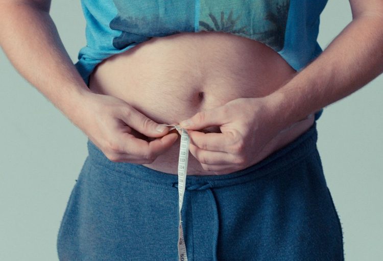 Dieta digiuno intermittente 16 ore, un modo efficace per dimagrire: come funziona