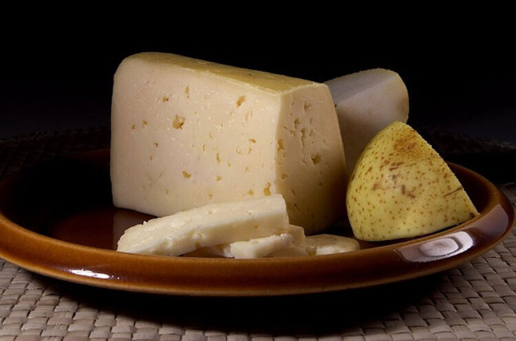 Dieta contro il colesterolo alto: gli alimenti vietati