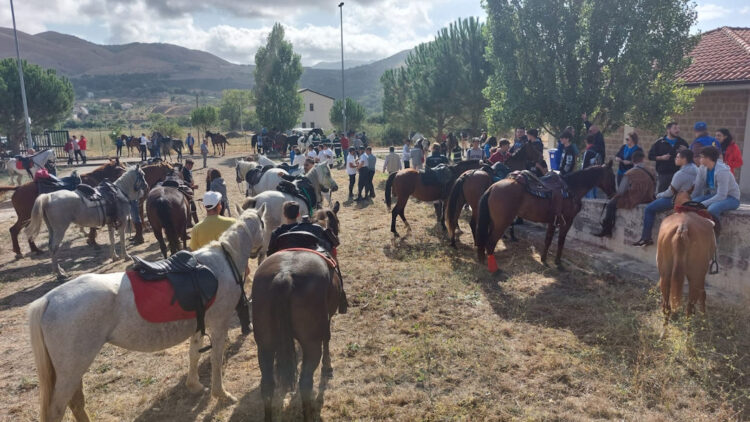 A Gangi 80 tra cavalieri e amazzoni