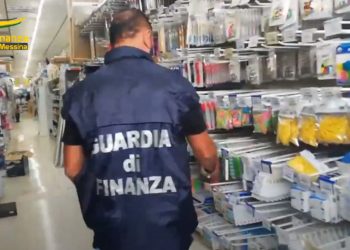 Controlli della Guardia di Finanza, sequestrati 165.000 prodotti non sicuri