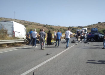 Incidente sulla Modica-Ragusa, auto contro furgone: 3 feriti