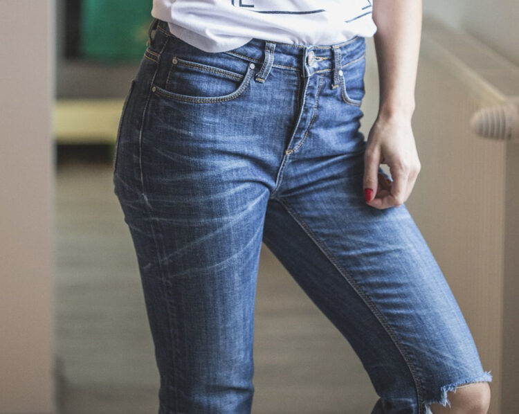 Autunno Inverno 2023-2024: di tendenza jeans a caramella o con riga