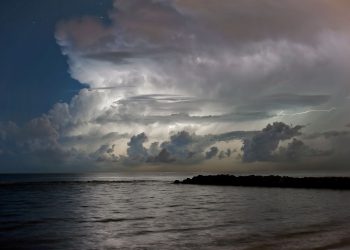 Meteo, maltempo da stasera in Sicilia: vortice ciclonico sul mar Jonio, temporali e venti di burrasca
