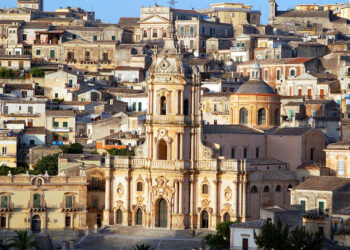 Modica, aggiornare la toponomastica della città con nomi illustri modicani