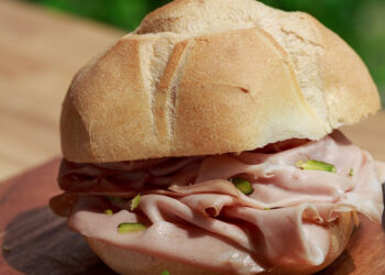 Mangiare mortadella fa ingrassare? Scopri la verità