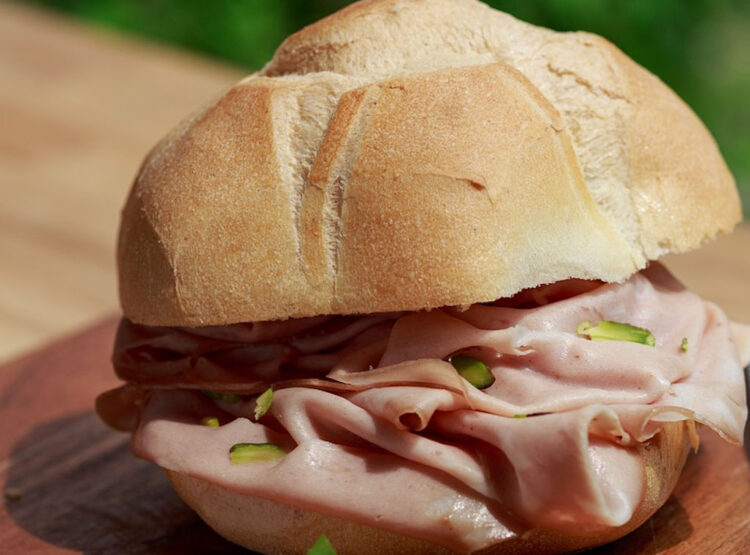 Mangiare mortadella fa ingrassare? Scopri la verità