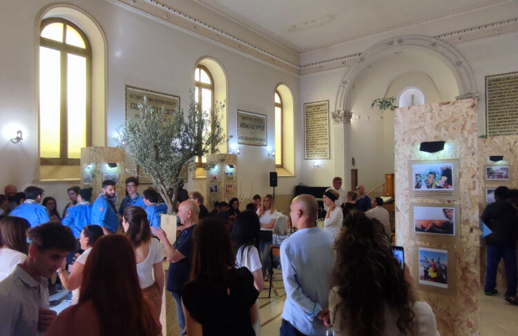 Mostra Il tempo dietro il tempio, Casa Valdese Vittoria al faro di Scoglitti