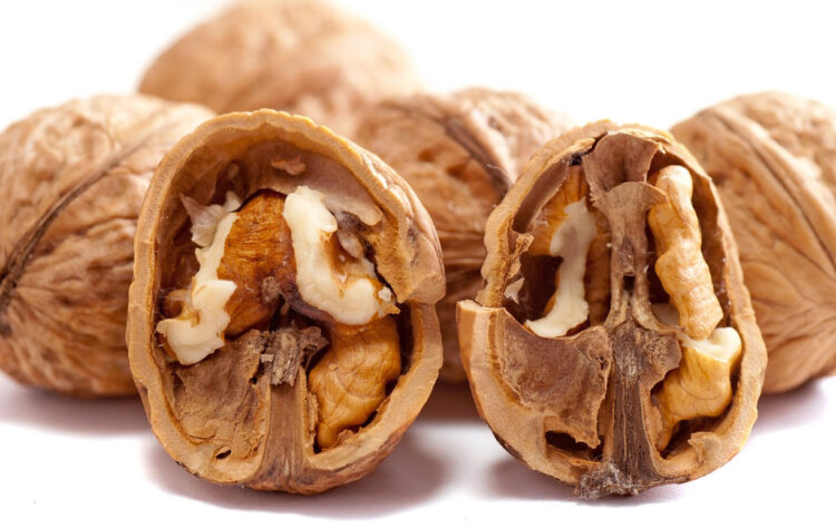 Dieta per una pelle idratata: cosa mangiare e menù