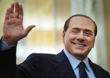 Berlusconi, figli accettano l’eredità: oggi la firma