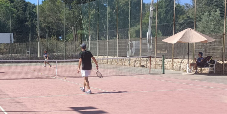 Tennis, prove gratuite a kaucana