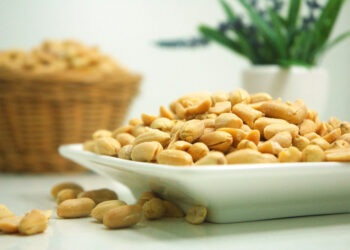 Mangiare arachidi fa ingrassare? Scopri la verità