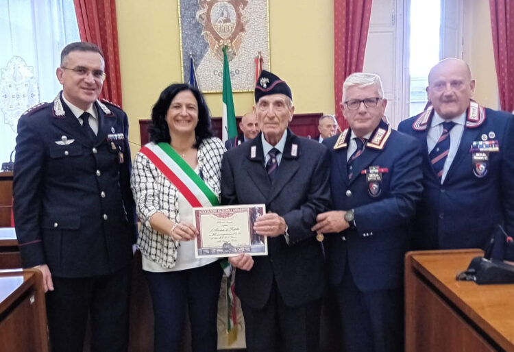Associazione Nazionale carabinieri Comiso, consegna attestati di fedeltà
