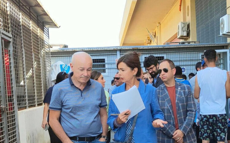 Migranti, Boldrini all'hotspot di Pozzallo: ragazze con segni di tortura