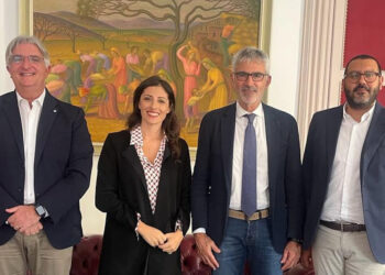 La scrittrice ragusana Costanza Di Quattro al Comune