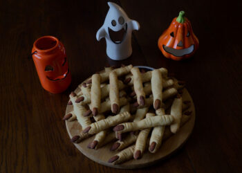 Il menù perfetto per Halloween: dita di strega, cervello di zombie e alieni in vaso