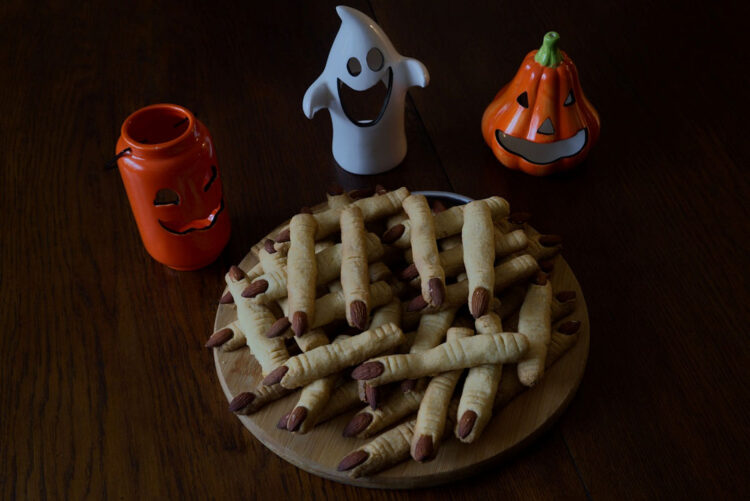 Il menù perfetto per Halloween: dita di strega, cervello di zombie e alieni in vaso