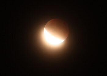 Luna protagonista a ottobre: eclissi parziale