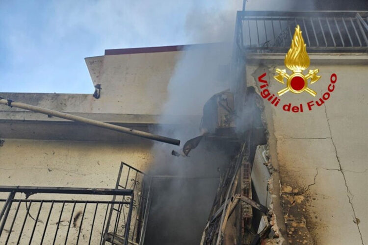 Due bombole esplodono in appartamento a Messina