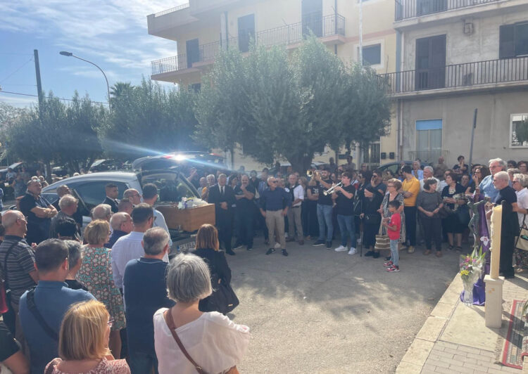 Scicli, l'ultimo saluto a Don Bruno Carbone
