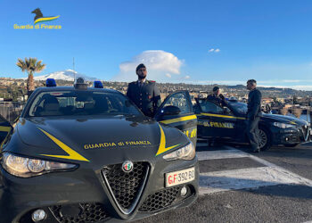 Gdf Catania, finanzieri salvano la vita ad un uomo vittima di un incidente stradale
