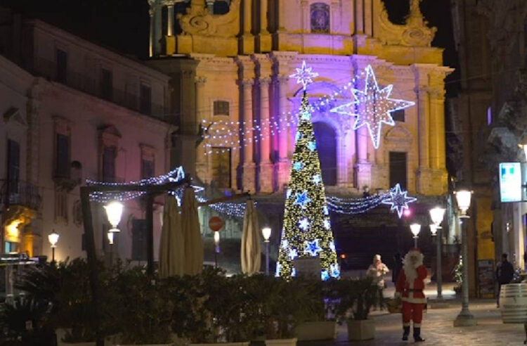 Ragusa, avviso per affidamento luminarie di Natale 2023 e Capodanno 2024