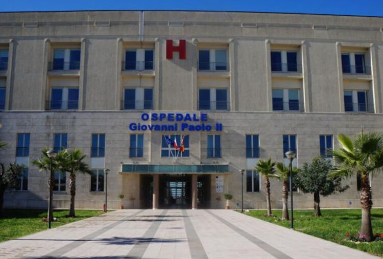 Ospedale Ragusa, 500 firme per apertura di un bar ristoro