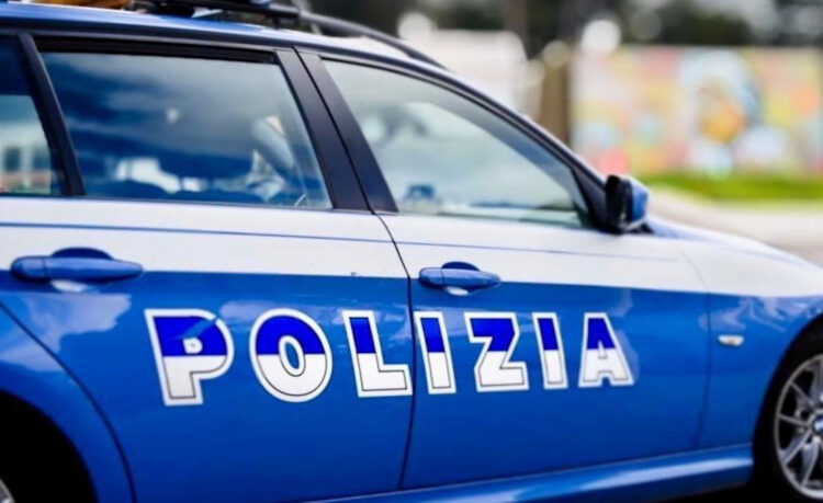 Caltanissetta, tentata rapina, estorsione e furto ad un anziano: donna ai domiciliari