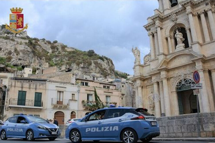 Ragusa, controlli Interforze: identificate 400 persone di cui 17 extracomunitari irregolari