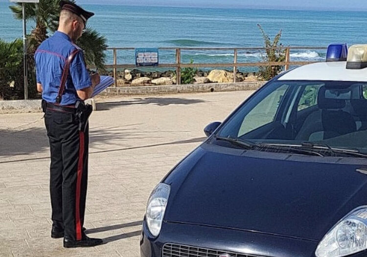 Scoglitti, tunisino arrestato con hashish, cocaina e 1.500 euro
