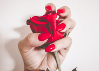 Unghie: i colori alla moda