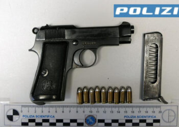 Acate, 45enne trovato con un fucile a canne mozze e una pistola: arrestato